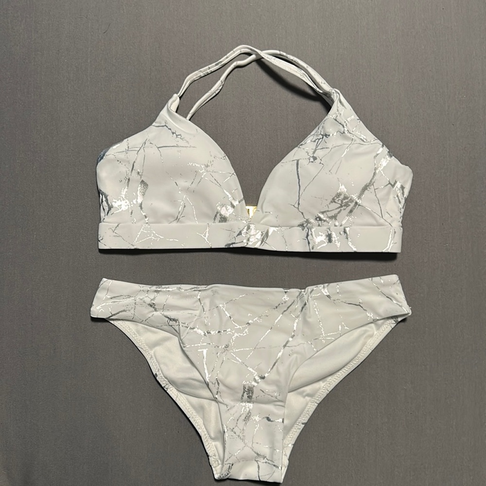 Woman’s 2 piece bathing suit
